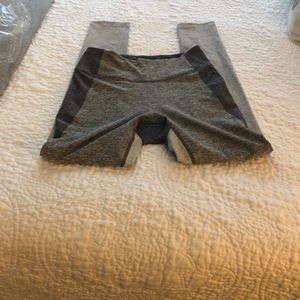 NWT Outdoor Voices 7/8 Tri-tone Legging G/D/A